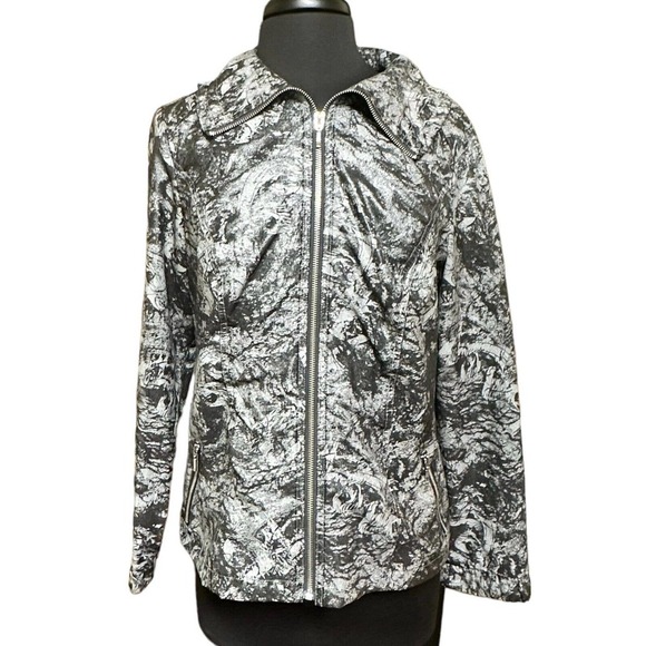 Chico's Zenergy Jacket Women's Sz 1 US Sz M/8 Full Zip Foil Black/Silver Pockets - Picture 1 of 10